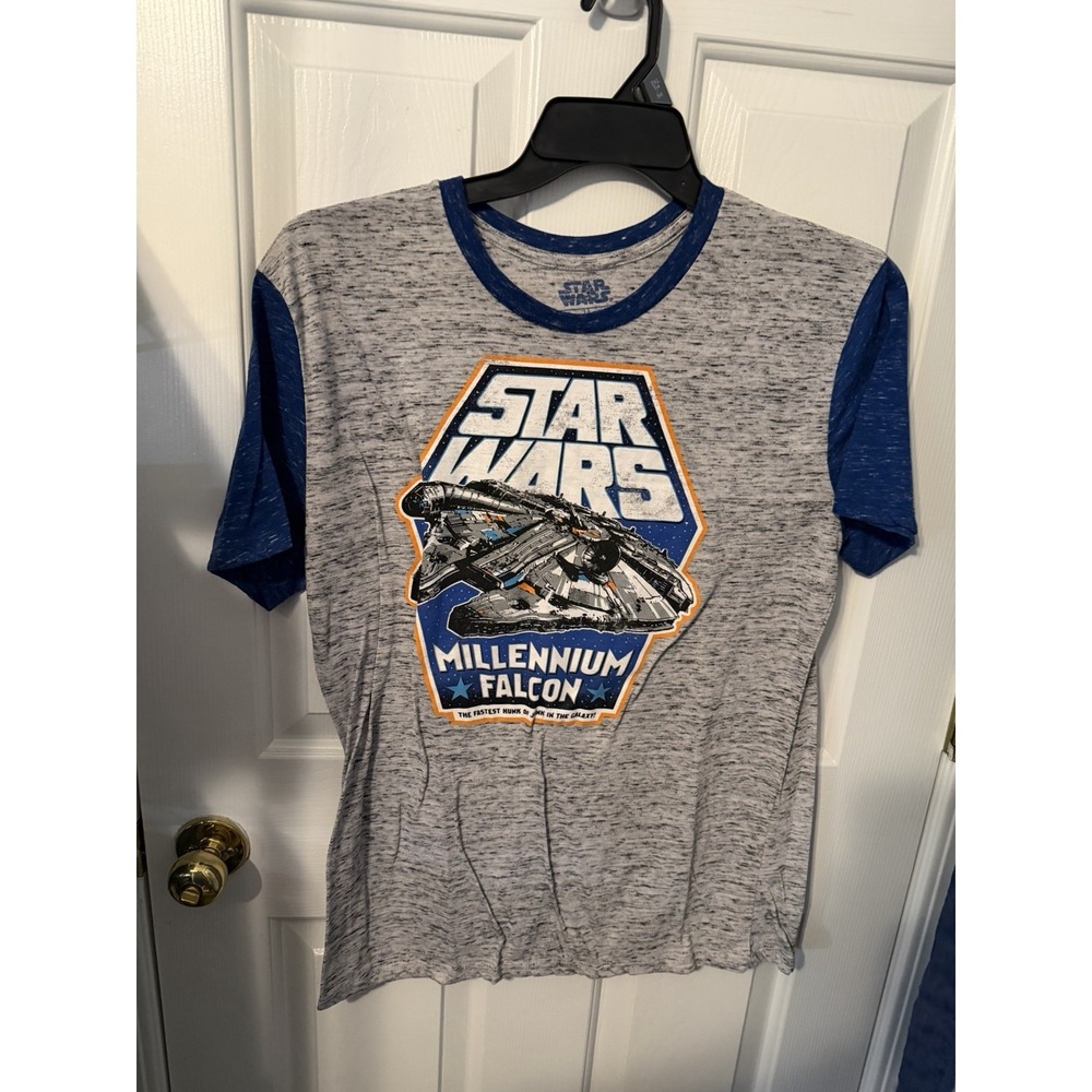 STAR WARS LRG GRAY BODY BLUE SLEEVES MILLENNIUM FALCON 95% POLY/ 5% COTTON - Picture 1 of 3